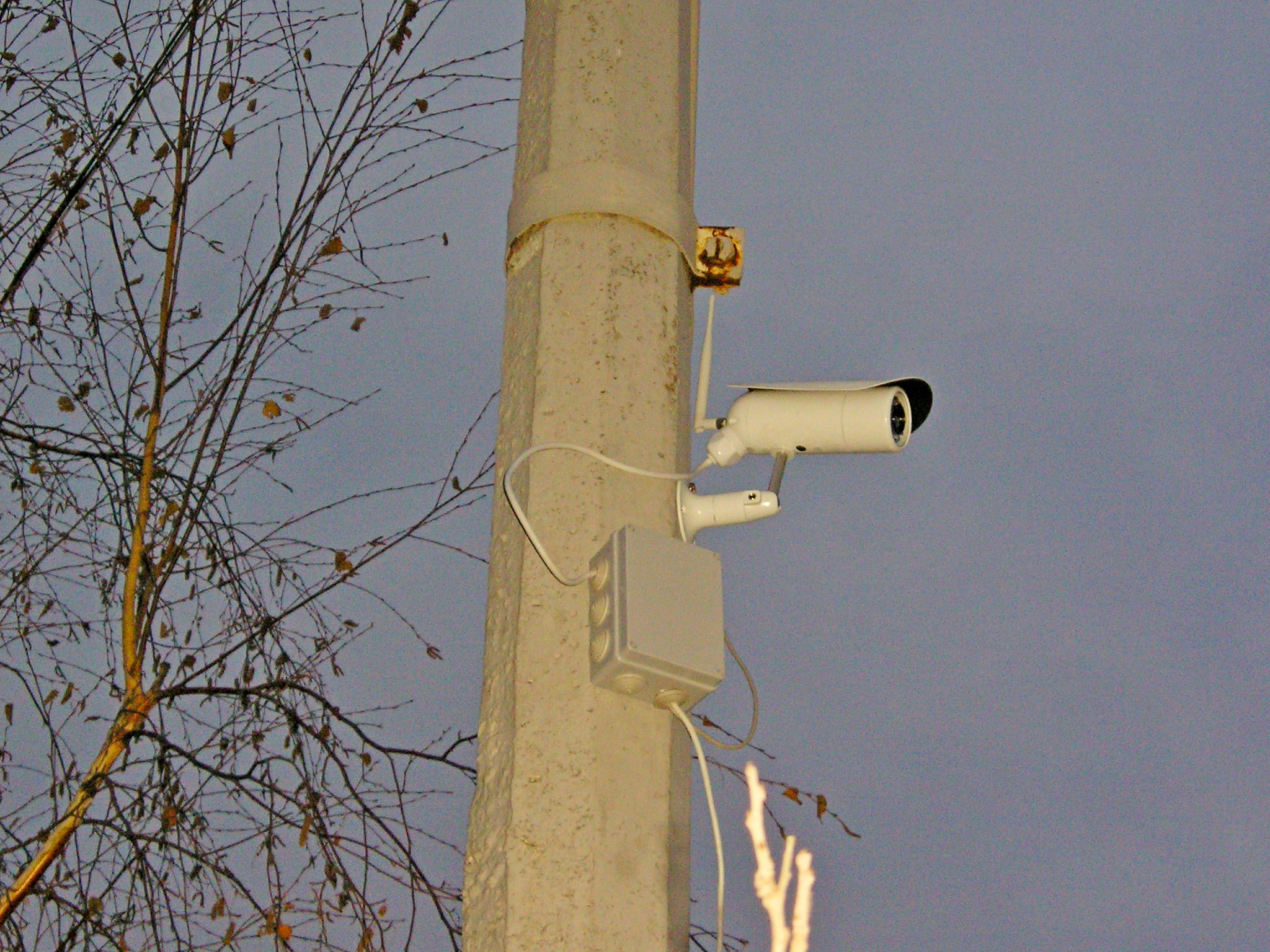 монтаж камеры на столбе, установка камеры Линк-326 на улице